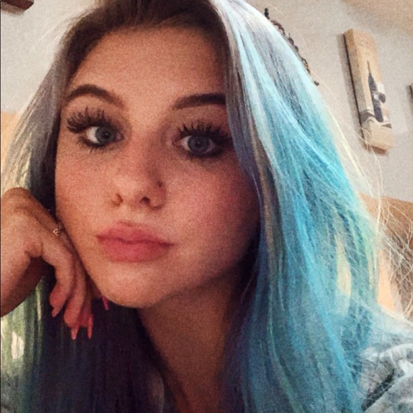 Meet your Posher, Taylor - Picture 2 of 4